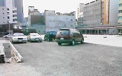 �ď@�����X�̒��ԏ�